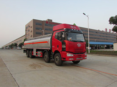 28方解放前四后八油罐車(chē)