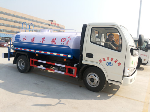 東風(fēng)5噸灑水車(chē)
