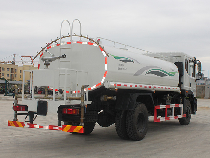 東風(fēng)御虎灑水車(chē)