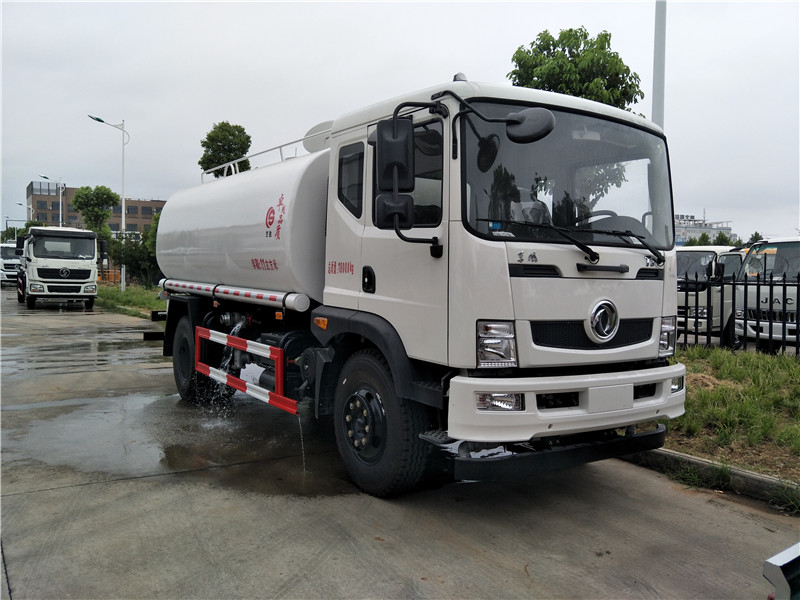 東風T3灑水車