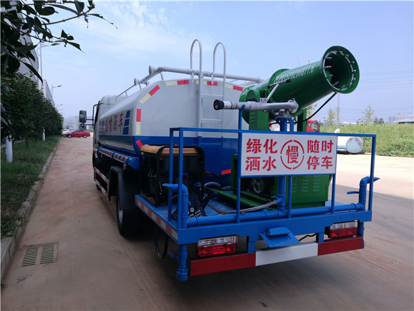 東風多利卡D7綠化噴灑車