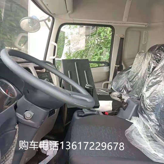 東風天錦內飾_副本.jpg