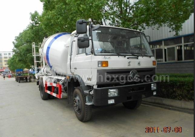 東風(fēng)153混凝土攪拌運(yùn)輸車(chē)
